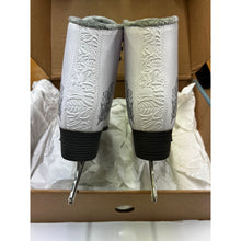 Load image into Gallery viewer, USED Bladerunner Aurora Womens Figure Skates 35938
                        
                       - 3