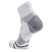 
                        
                          Load image into Gallery viewer, Balega Enduro Quarter Unisex Running Socks
                        
                       - 4