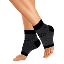 
                        
                          Load image into Gallery viewer, OS1st FS6Performance Plantar Fasciitis Foot Sleeve
                        
                       - 2