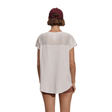 
                        
                          Load image into Gallery viewer, Varley Wakefield Seamless Womens Tee
                        
                       - 4