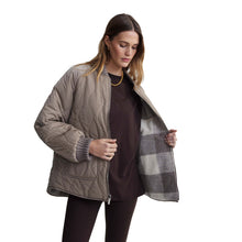 
                        
                          Load image into Gallery viewer, Varley Reno Reversible Womens Jacket
                        
                       - 3