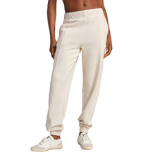 
                        
                          Load image into Gallery viewer, Rhone Signature Rib Womens Jogger - Oatmeal Heather/L
                        
                       - 3