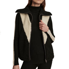 
                        
                          Load image into Gallery viewer, Varley Caspian Sherpa Womens Gilet
                        
                       - 3