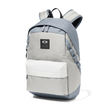 
                        
                          Load image into Gallery viewer, Oakley Holbrook 20L Backpack
                        
                       - 2