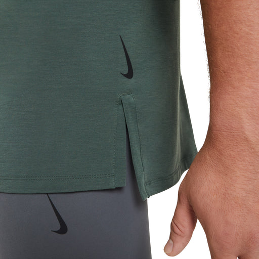 Nike Dri-FIT Yoga Mens Short Sleeve Training Shirt