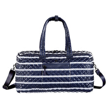 
                        
                          Load image into Gallery viewer, Oliver Thomas 24-7 Weekender Duffle Bag
                        
                       - 10