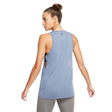 
                        
                          Load image into Gallery viewer, Nike Keyhole Womens Yoga Tank Top
                        
                       - 2