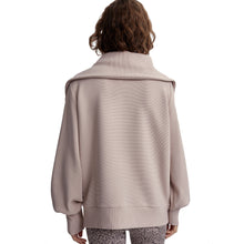 
                        
                          Load image into Gallery viewer, Varley Vine Womens Pullover
                        
                       - 15