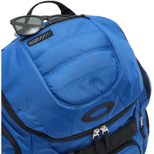 
                        
                          Load image into Gallery viewer, Oakley Enduro 30L 2.0 Backpack
                        
                       - 3