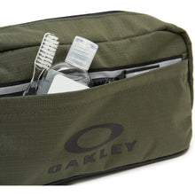 
                        
                          Load image into Gallery viewer, Oakley Utility Beauty Case
                        
                       - 2