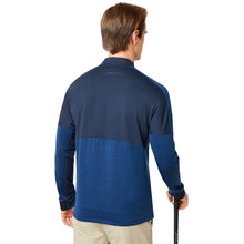 
                        
                          Load image into Gallery viewer, Oakley Knockdown Mixed Fleece Mens 1/4 Zip
                        
                       - 2