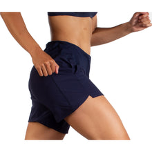 
                        
                          Load image into Gallery viewer, Brooks Chaser 7in Womens Running Shorts
                        
                       - 5