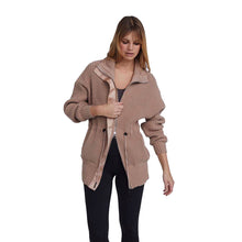 
                        
                          Load image into Gallery viewer, Varley Greenfield Womens Jacket - Stucco/M
                        
                       - 9
