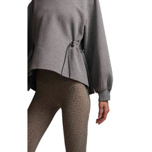 
                        
                          Load image into Gallery viewer, Varley Bella Womens Sweatshirt
                        
                       - 6