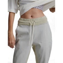 
                        
                          Load image into Gallery viewer, Varley Valley Womens Pants
                        
                       - 3