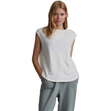 
                        
                          Load image into Gallery viewer, Varley Fern Womens T-Shirt - Egret/L
                        
                       - 1