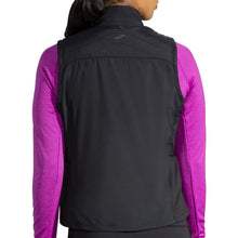 
                        
                          Load image into Gallery viewer, Brooks Shield Hybrid Womens Running Vest
                        
                       - 2