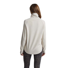 
                        
                          Load image into Gallery viewer, Varley Adkisson Womens Pullover
                        
                       - 4