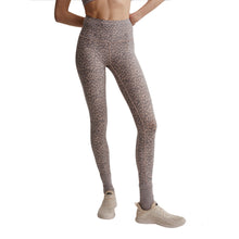 
                        
                          Load image into Gallery viewer, Varley Lets Move High Rise 25 Womens Leggings - Rose Motion/L
                        
                       - 7