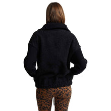 
                        
                          Load image into Gallery viewer, Varley Rogers Black Womens 1/2 Zip Pullover
                        
                       - 2