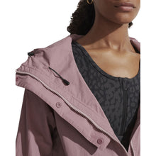 
                        
                          Load image into Gallery viewer, Varley Terrace Nostalgia Rose Womens Windbreaker
                        
                       - 2