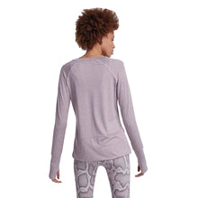 
                        
                          Load image into Gallery viewer, Varley Clara Womens Long Sleeve Shirt
                        
                       - 4