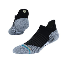 
                        
                          Load image into Gallery viewer, Stance Versa Tab Unisex No Show Socks - Black/L
                        
                       - 1