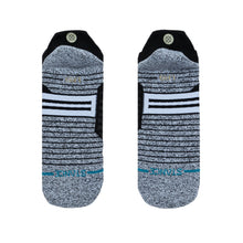 
                        
                          Load image into Gallery viewer, Stance Versa Tab Unisex No Show Socks
                        
                       - 3