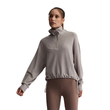 
                        
                          Load image into Gallery viewer, Varley Collett Satellite Womens 1/2 Zip - Satellite/M
                        
                       - 1