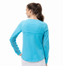 
                        
                          Load image into Gallery viewer, SanSoleil SolTek Solid Active Womens LS Sun Shirt
                        
                       - 4