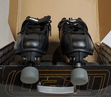 
                        
                          Load image into Gallery viewer, Crazy Skate Zoom Unisex Roller Skates 31035
                        
                       - 2