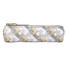 
                        
                          Load image into Gallery viewer, Oliver Thomas Thomas Small Cosmetic Bag
                        
                       - 3